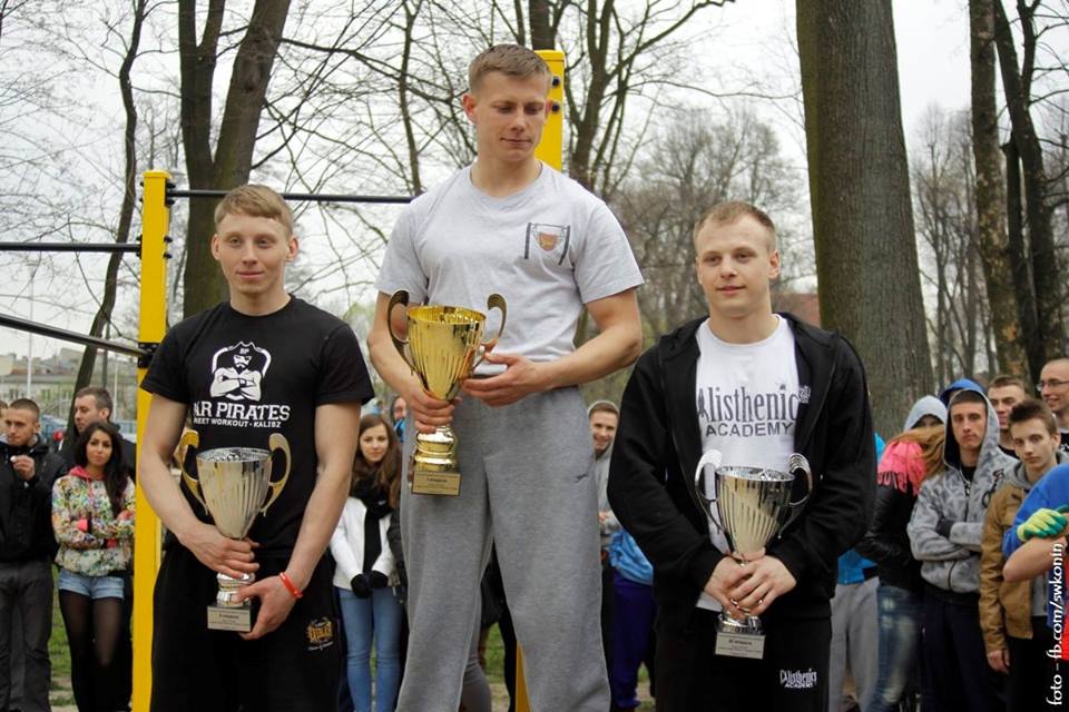 Zawody Street Workout - Finaliści na podium